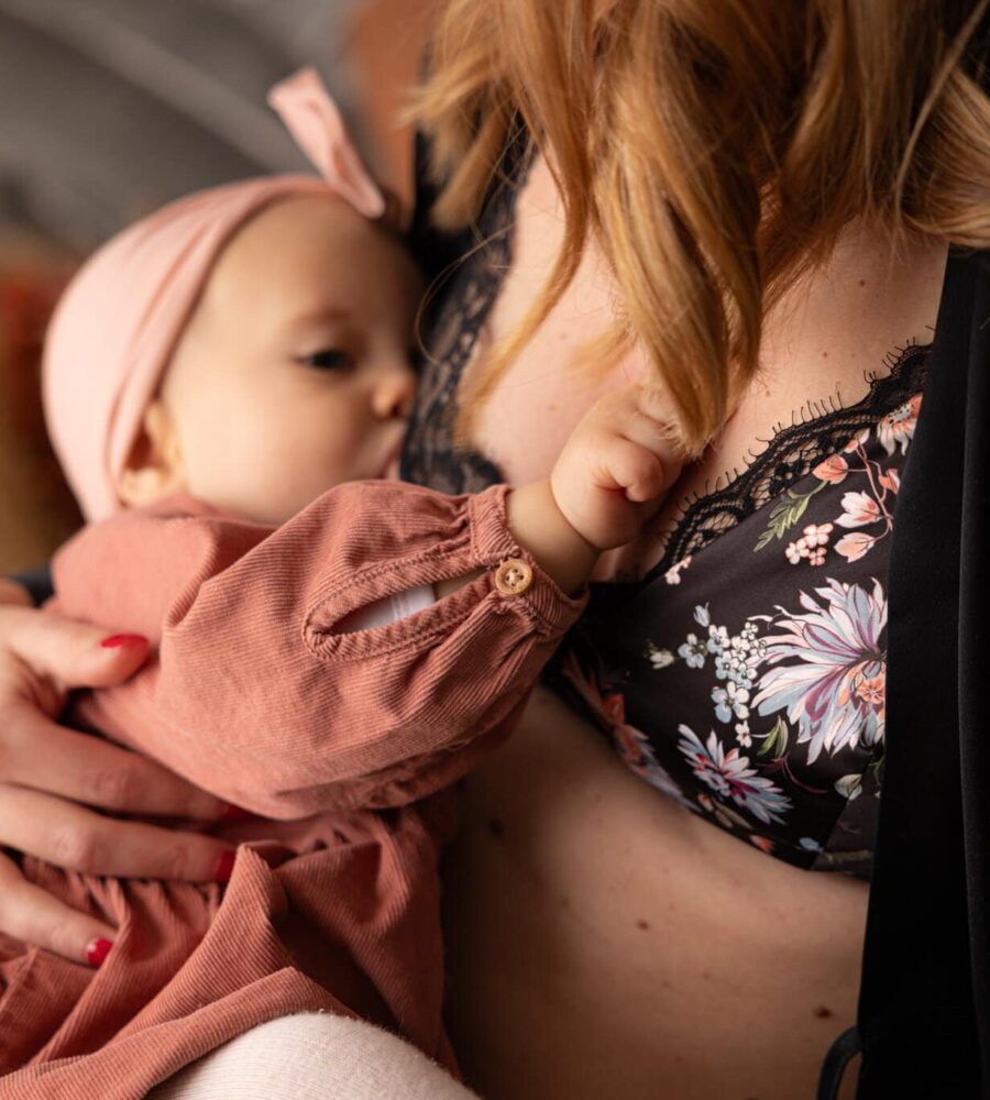 Comment savoir si j’ai assez de lait maternel ?